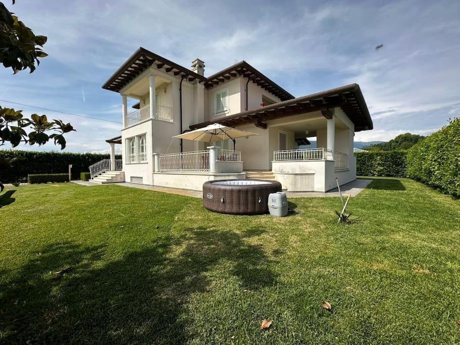 Villa Oriella - Piscina Idromassaggio E Relax -Versilia 卡麦奥雷 外观 照片